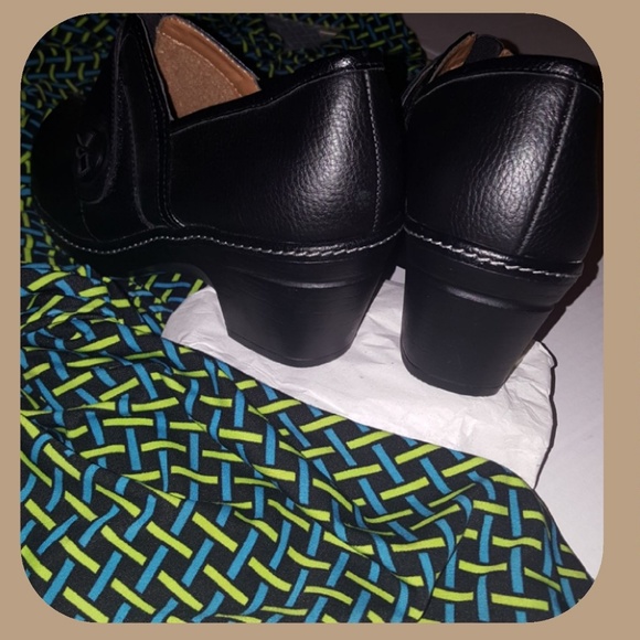 โผFINAL SALEโผ CLOGS ** SUPER COMFORTABLE!! - Picture 6 of 7